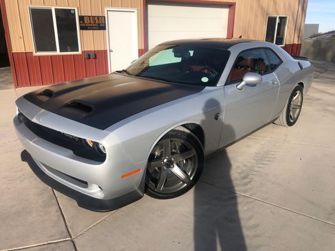 Used 2019 Dodge Challenger SRT Hellcat Redeye image 10