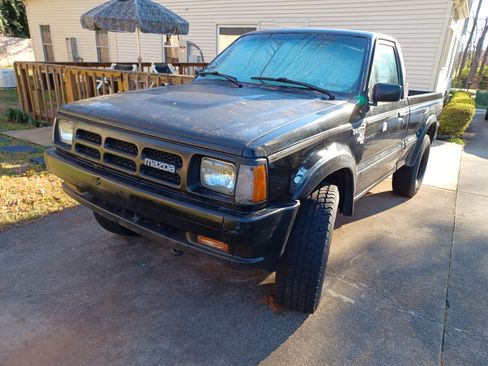 Used 1992 MAZDA B-Series Pickup 4x4 Regular Cab B2600i image 1