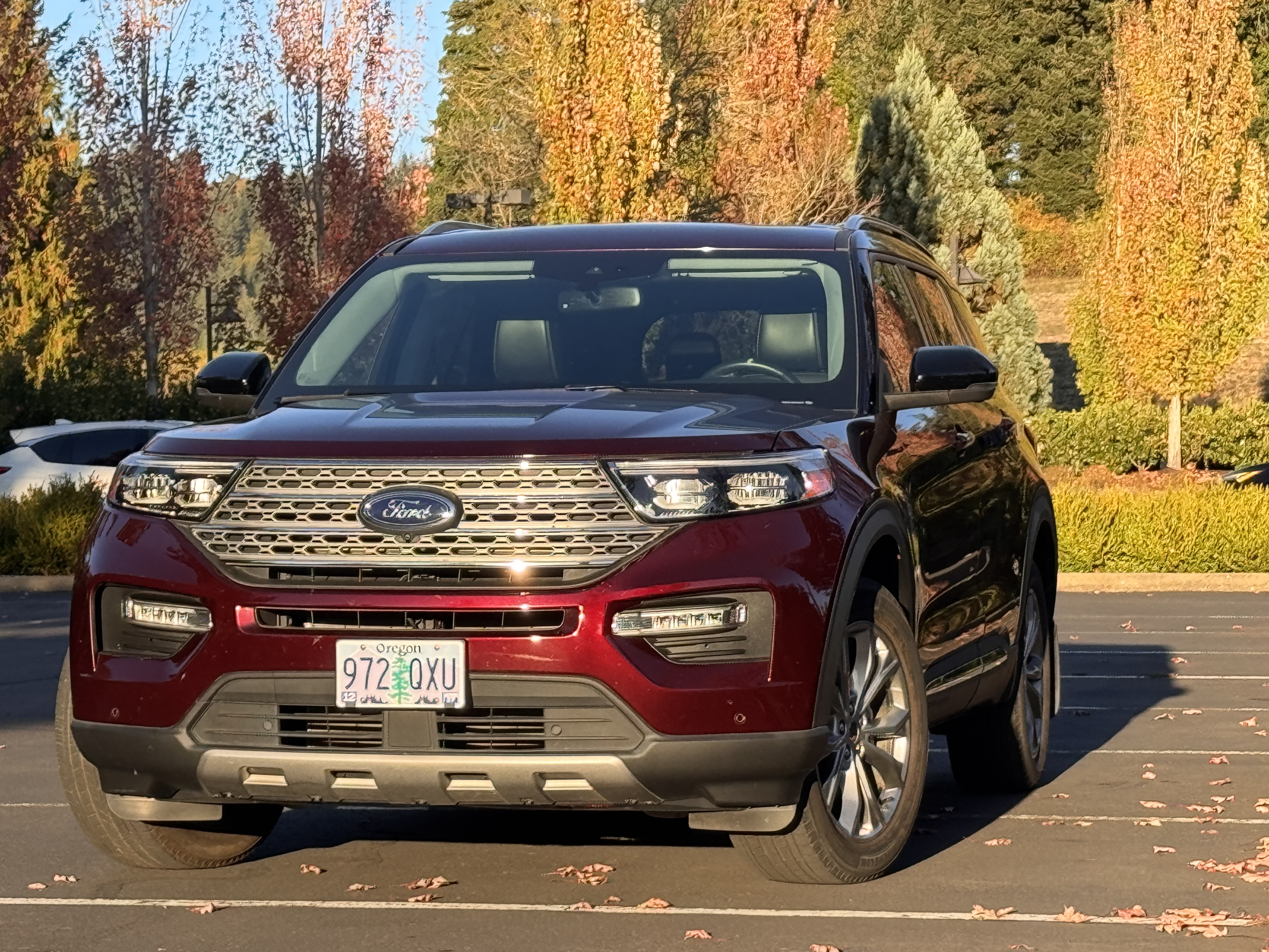 Used 2022 Ford Explorer Limited w/ Equipment Group 301A AWD/4WD image 2
