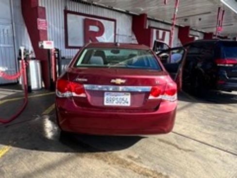 Used 2016 Chevrolet Cruze LT image 4