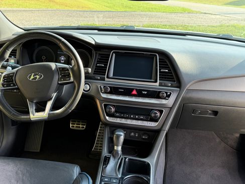 Used 2018 Hyundai Sonata Limited FWD image 14