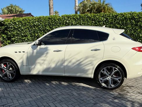 Used 2019 Maserati Levante S GranLusso image 2