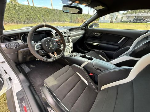Used 2022 Ford Mustang Shelby GT500 w/ Technology Package image 12