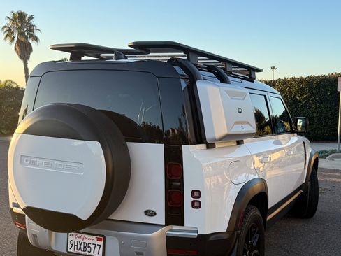 Used 2023 Land Rover Defender 110 S image 14