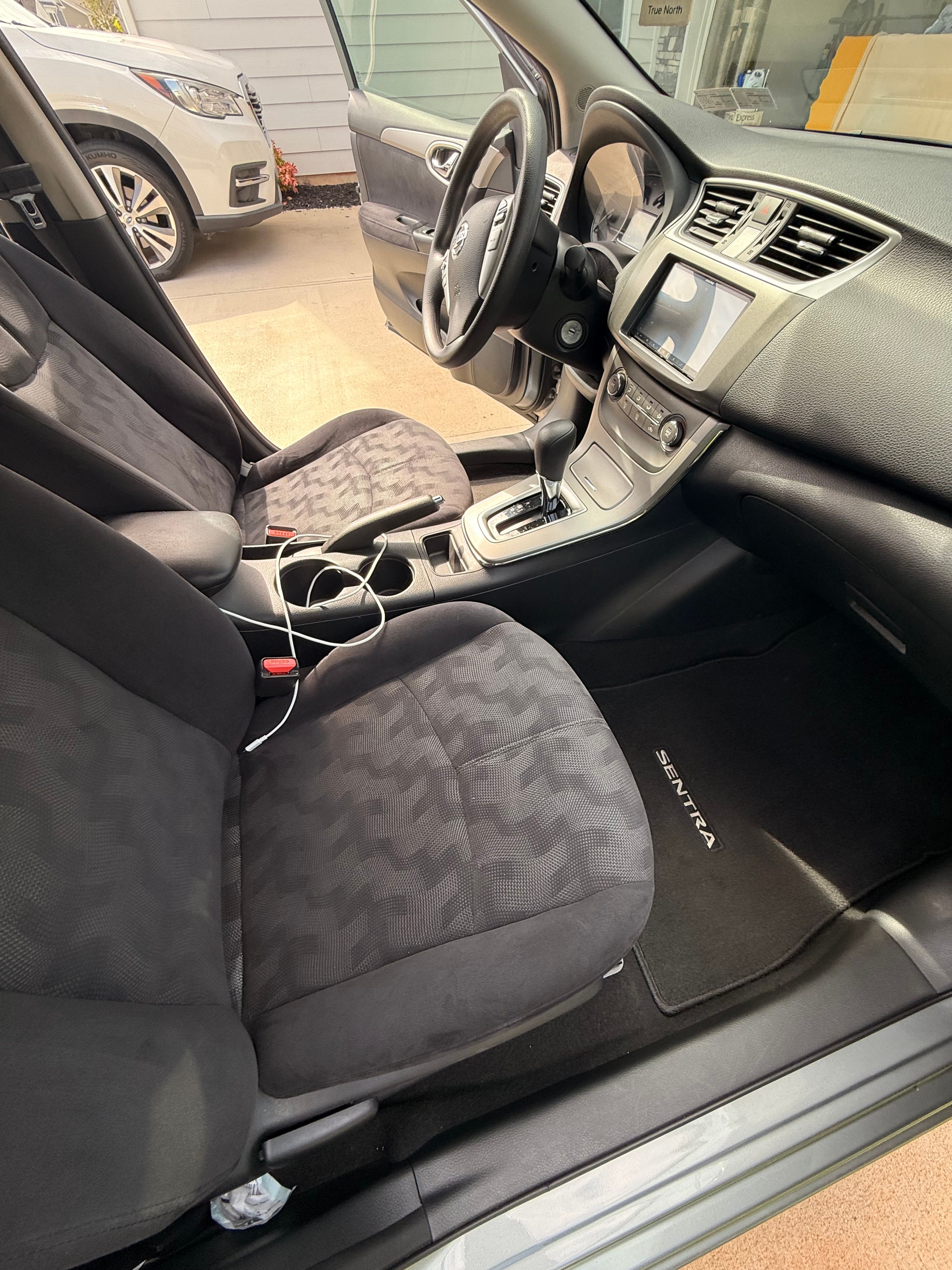 Used 2013 Nissan Sentra SV FWD image 18