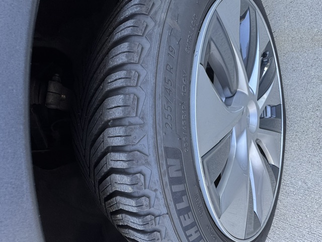 Used 2021 Tesla Model Y Long Range AWD/4WD image 26