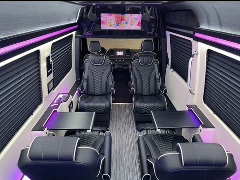 Used 2020 Mercedes-Benz Sprinter 3500 image 9