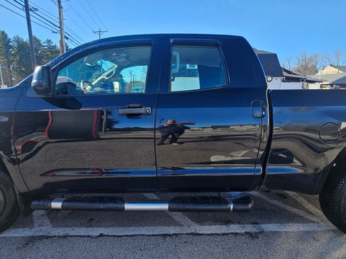 Used 2017 Toyota Tundra SR image 2