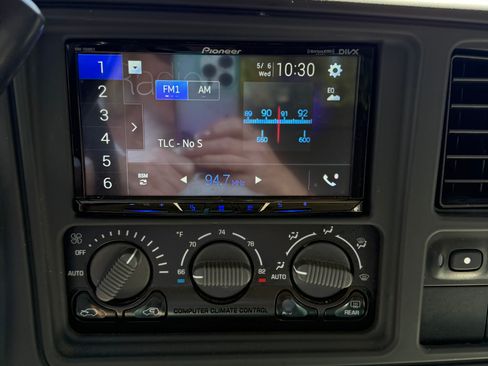 Used 2002 Chevrolet Tahoe LT RWD image 12