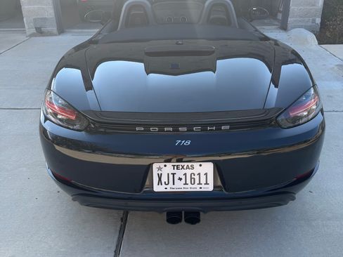 Used 2017 Porsche 718 Boxster image 10