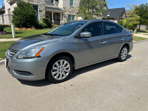Used 2013 Nissan Sentra SV w/ Premium Pkg FWD image 2