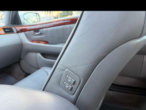 Used 2004 Lexus LS 430 image 10