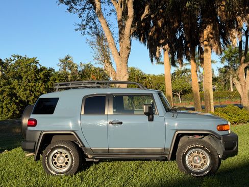 Used 2014 Toyota FJ Cruiser 4WD w/ Trail Teams Ultimate Edition image 2