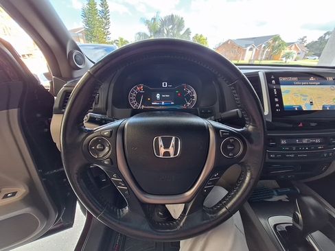 Used 2018 Honda Ridgeline RTL-T image 5
