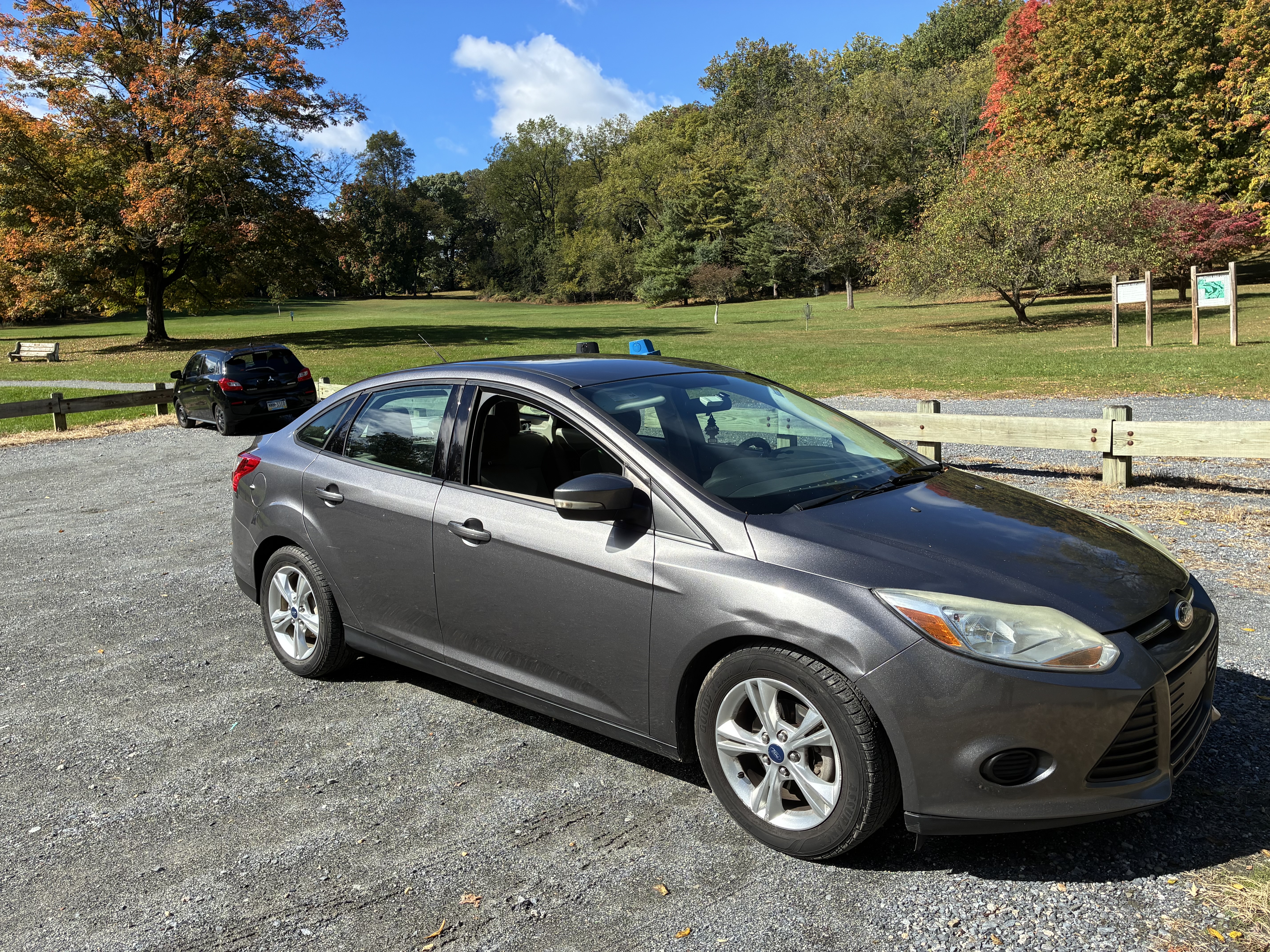 Used 2014 Ford Focus SE FWD image 2