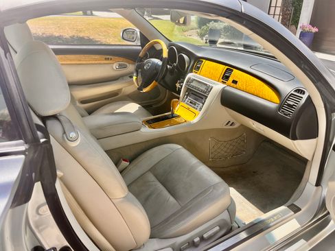Used 2003 Lexus SC 430 Convertible RWD image 12