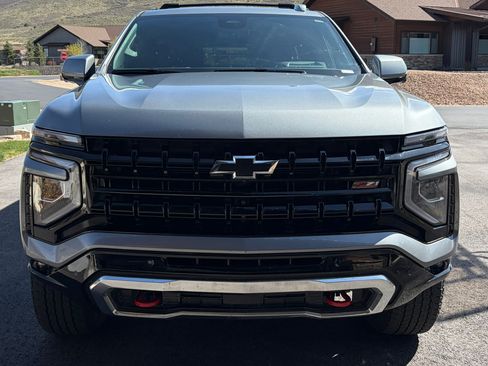 Used 2025 Chevrolet Tahoe Z71 w/ Z71 Off-Road Package AWD/4WD image 16