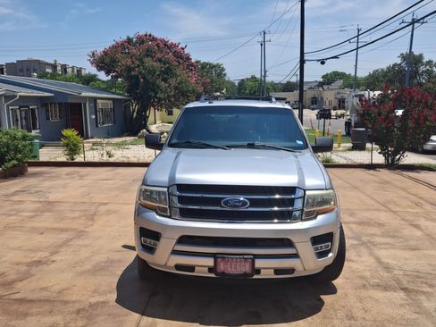 Used 2017 Ford Expedition XLT image 1