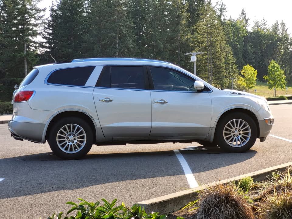 Used 2008 Buick Enclave CXL w/ Entertainment Package #4 AWD/4WD image 8