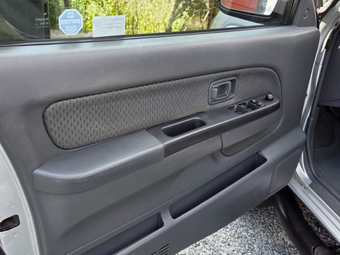 Used 2004 Nissan Xterra XE image 31