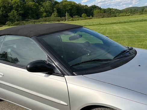 Used 2004 Chrysler Sebring LXi FWD image 12