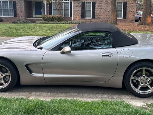 Used 2002 Chevrolet Corvette Convertible w/ Preferred Equipment Group2 image 7