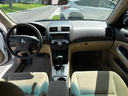 Used 2005 Honda Accord LX image 11