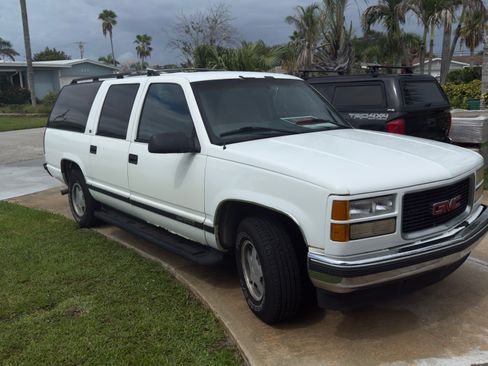 Used 1999 GMC Suburban 2WD w/ Marketing Opt Pkg 2 image 2