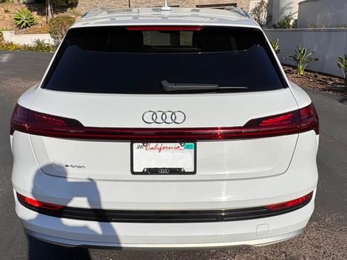 Used 2019 Audi e-tron Premium Plus image 6
