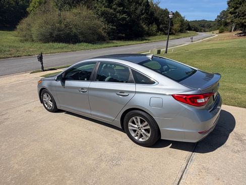 Used 2015 Hyundai Sonata SE FWD image 4