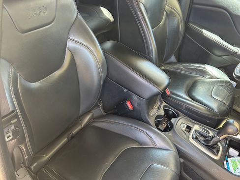 Used 2015 Jeep Cherokee Limited image 9