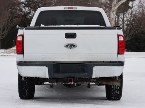 Used 2016 Ford F250 XLT w/ XLT Interior Package image 4