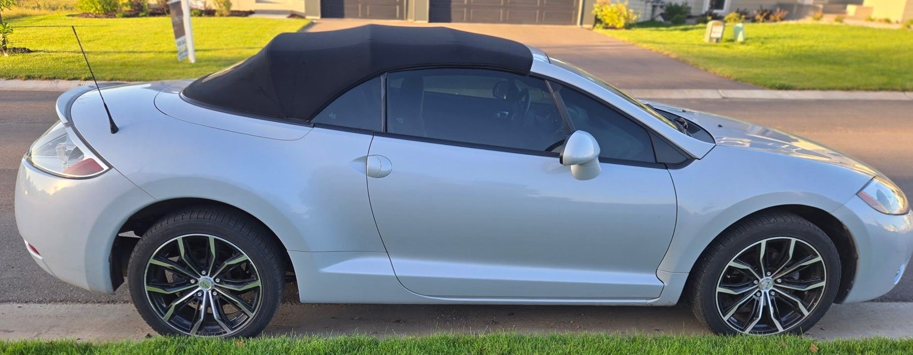 Used 2007 Mitsubishi Eclipse GT FWD image 1