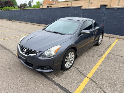 Used 2012 Nissan Altima 3.5 SR w/ Technology Pkg FWD image 5