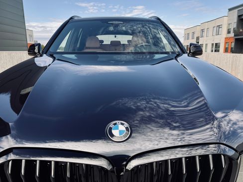 Used 2022 BMW X5 M50i w/ Executive Package image 2