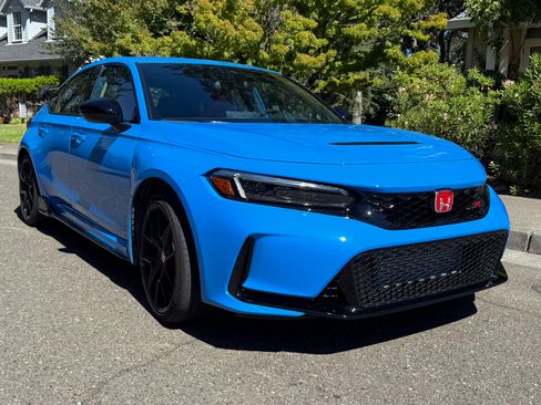 Used 2025 Honda Civic Type R image 5