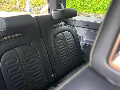 Used 2025 Rivian R1S Adventure image 11