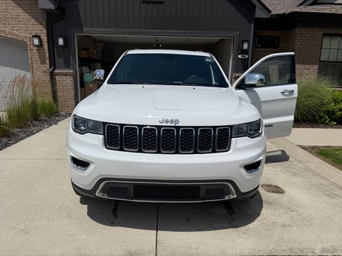 Used 2020 Jeep Grand Cherokee Limited AWD/4WD image 8