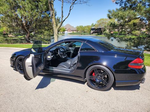 Used 2011 Mercedes-Benz SL 63 AMG image 17