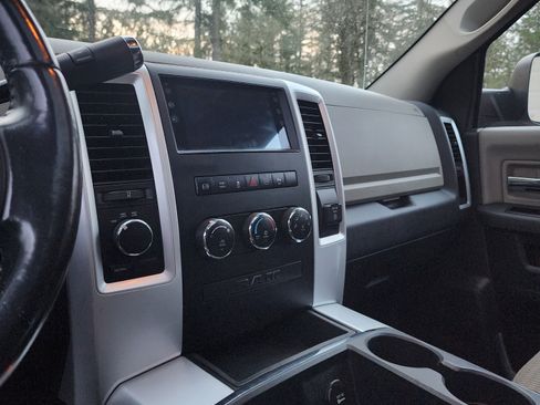 Used 2012 RAM 3500 SLT w/ Technology Group image 12