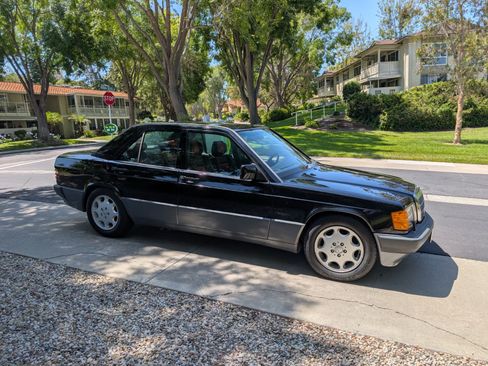 Used 1993 Mercedes-Benz 190 E 2.6 image 2