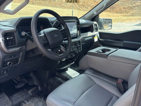 Used 2025 Ford F150 XL image 9