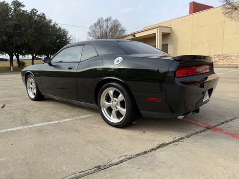 Used 2010 Dodge Challenger R/T image 13