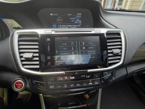 Used 2017 Honda Accord EX-L image 16