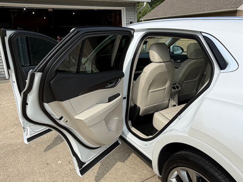 Used 2023 Buick Envision Avenir AWD/4WD image 12
