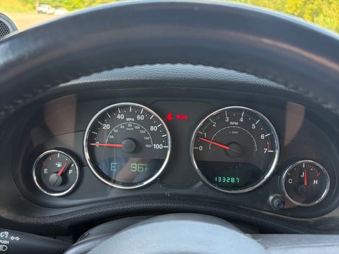 Used 2012 Jeep Wrangler Rubicon w/ PWR Convenience Group AWD/4WD image 9