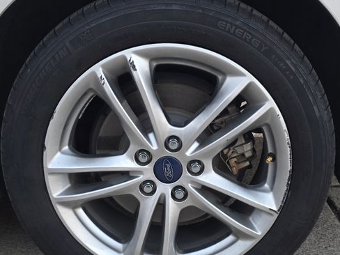 Used 2016 Ford Fusion SE image 17