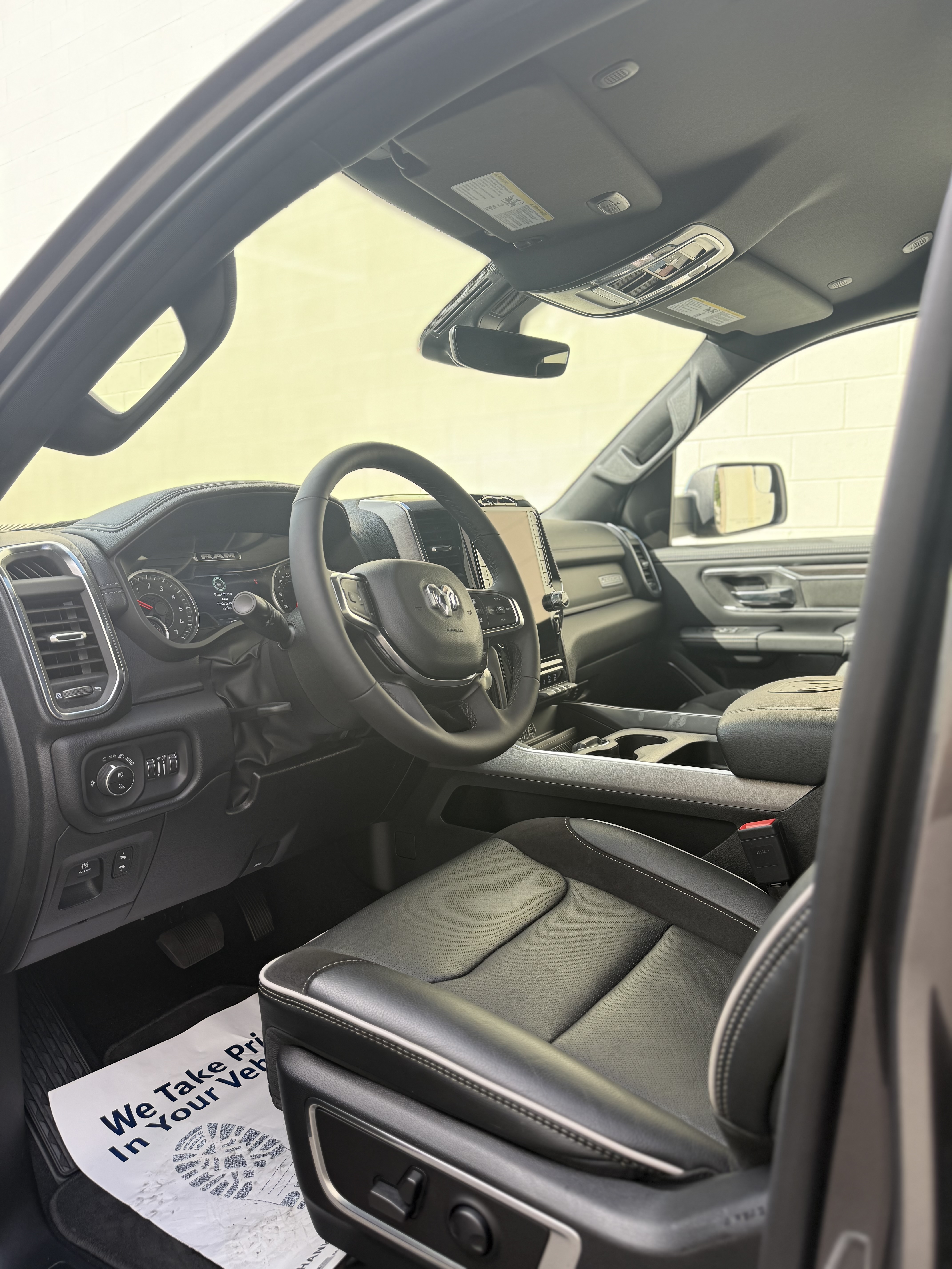 Used 2026 RAM 1500 Laramie AWD/4WD image 13
