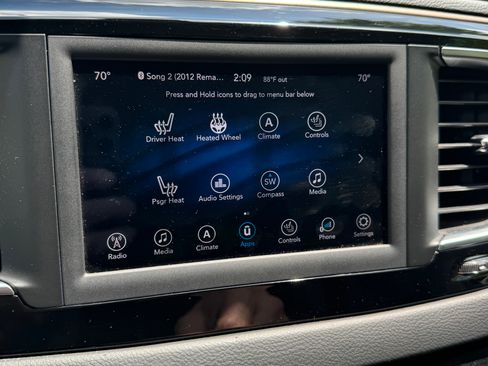 Used 2019 Chrysler Pacifica Touring-L FWD image 19