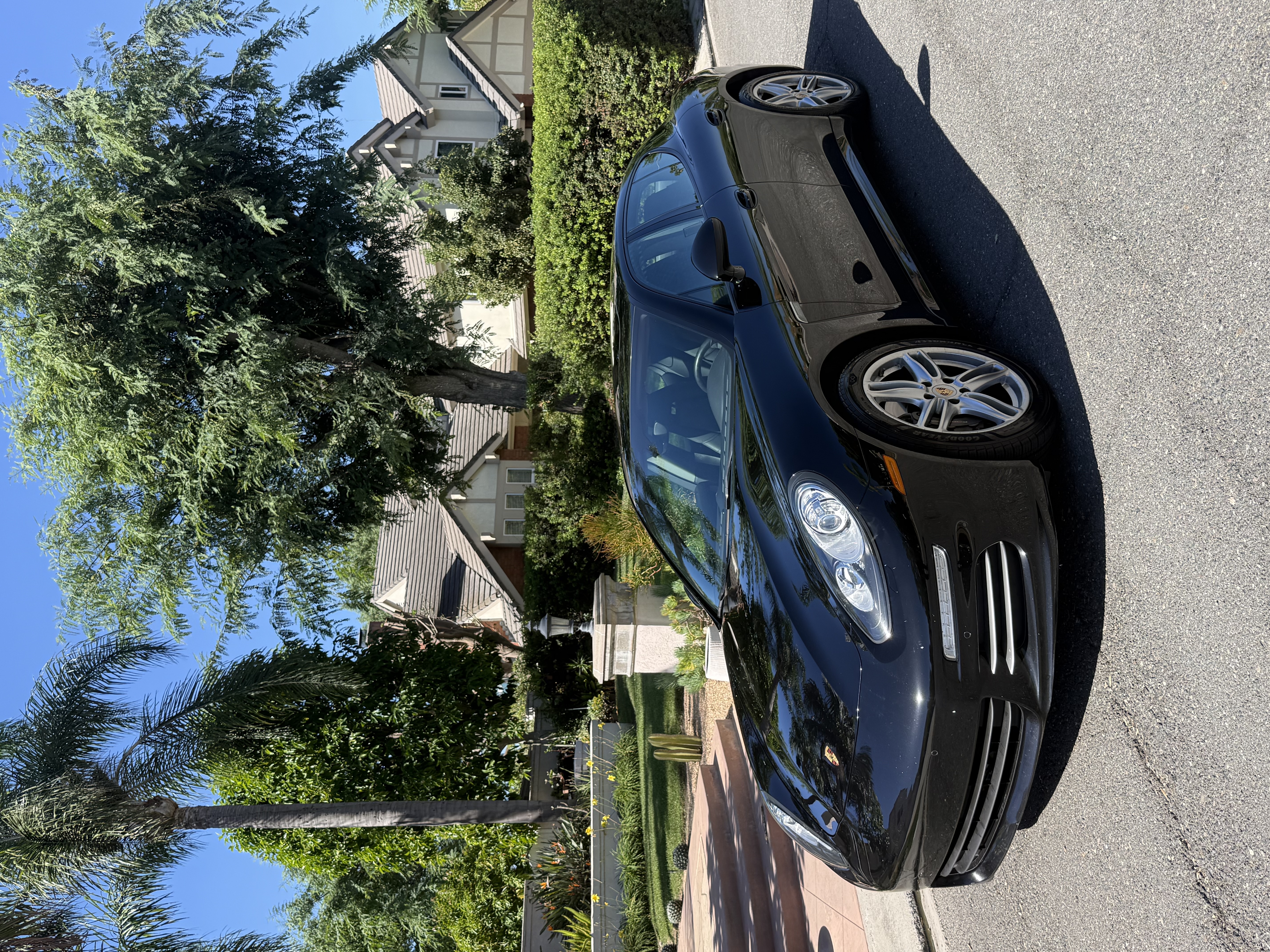 Used 2014 Porsche Panamera 4 AWD/4WD image 1